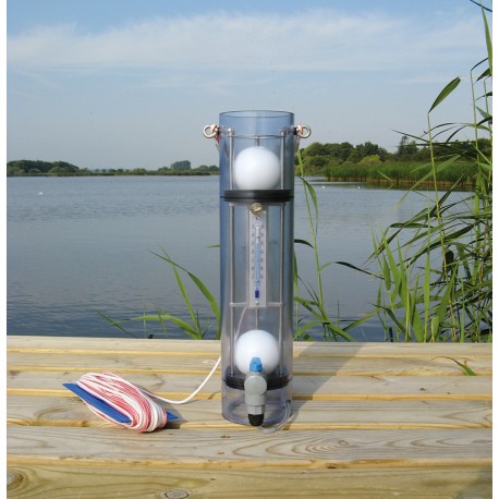 Přístroj na odběr vzorků vody z požadované hloubky